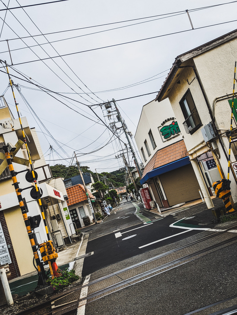 稲村ヶ崎の小さな踏切
