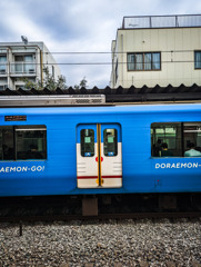 見上げた先の友人