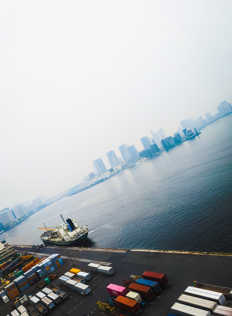 港を眺めて