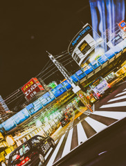 夏の夜の街