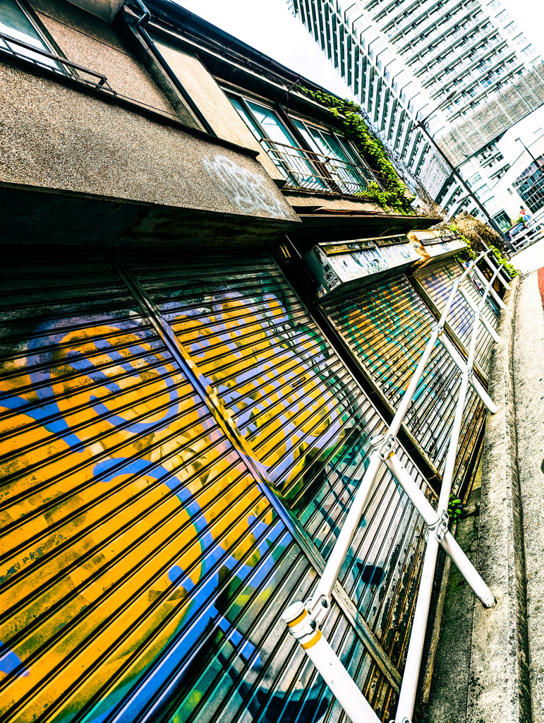 降ろされたシャッター