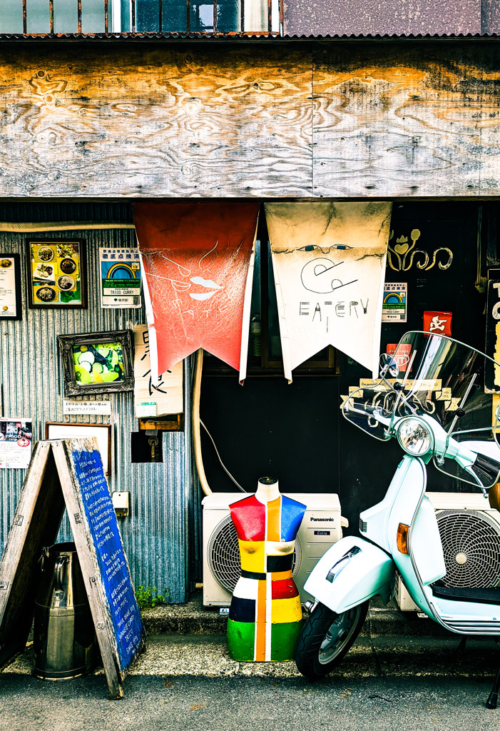 色鮮やかなカレーショップ