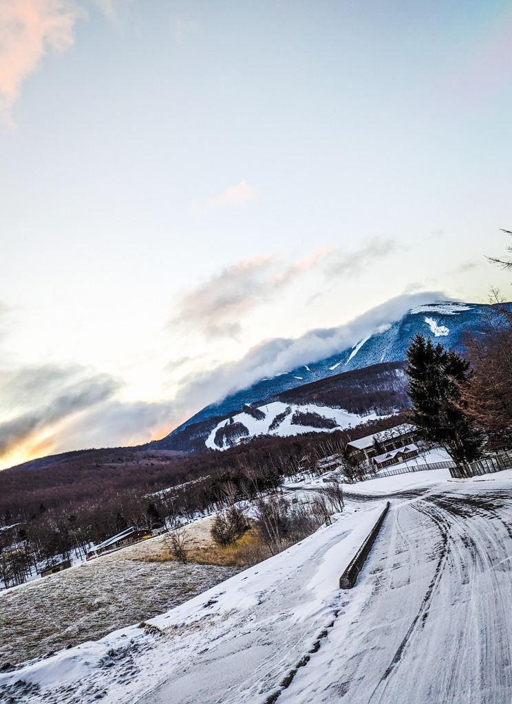雪降る朝