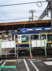 小さな駅の小さな電車