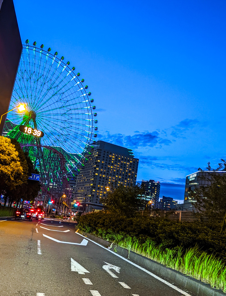 夕暮れの観覧車