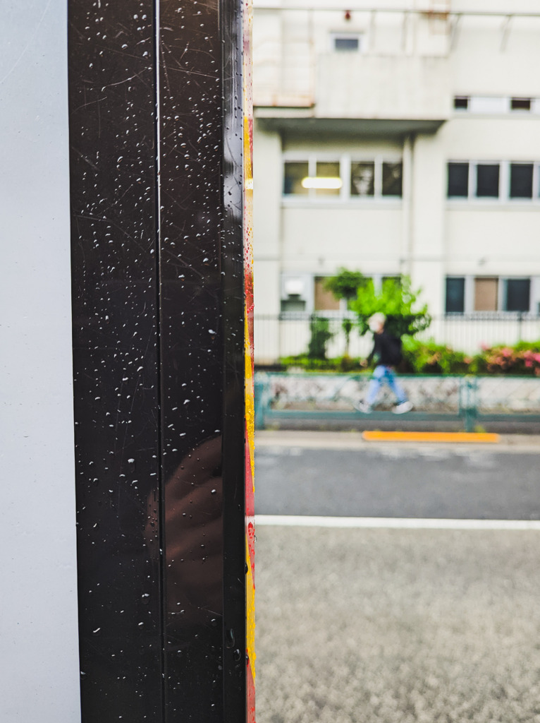 雨音のない小雨の日