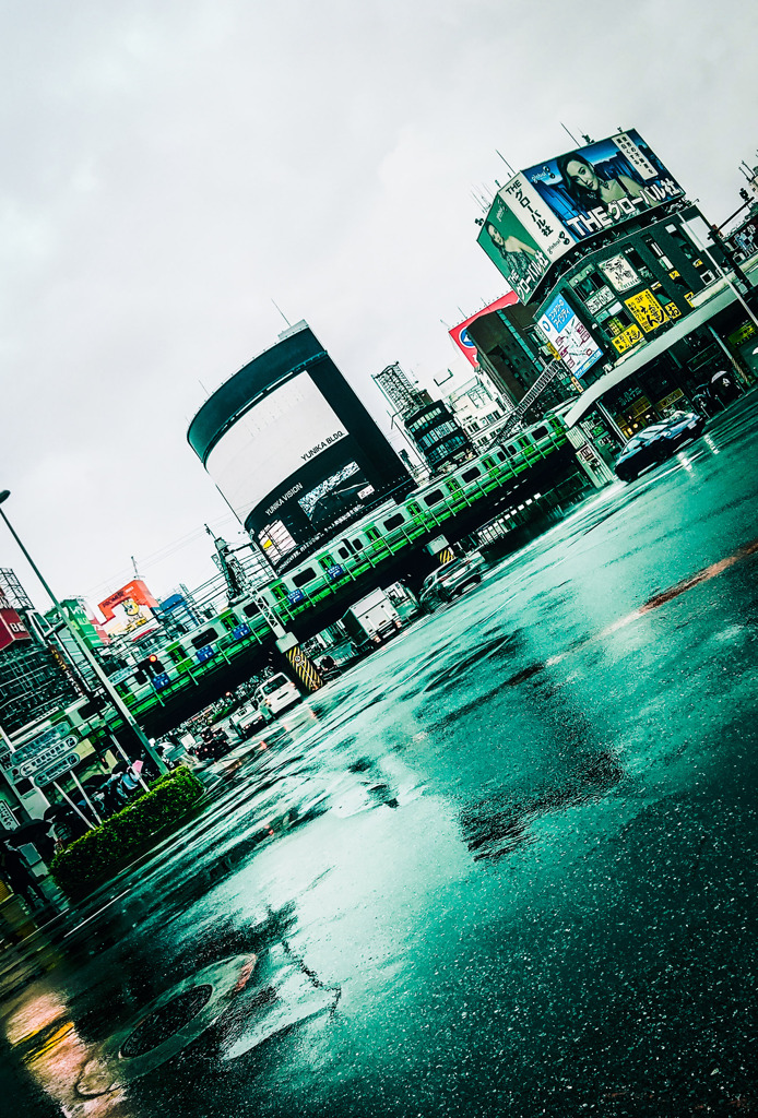 雨の新宿