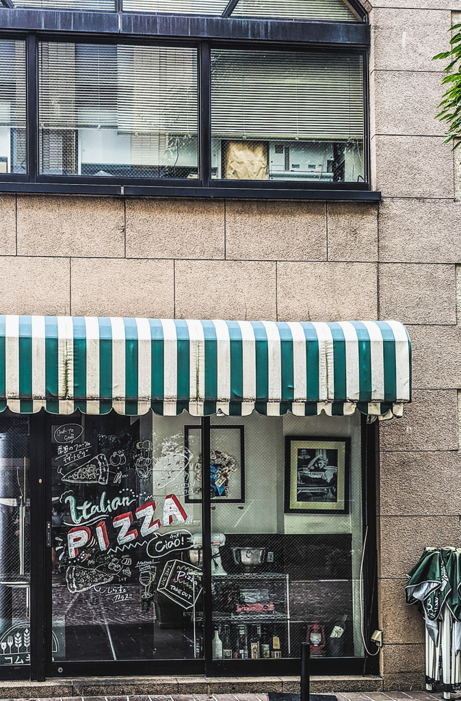イタリア街のピザの店