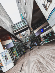 デッキのある街