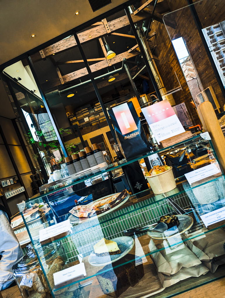 カプチーノをひとつ頼んで