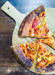 朝の忙しさで焦がしたピザ