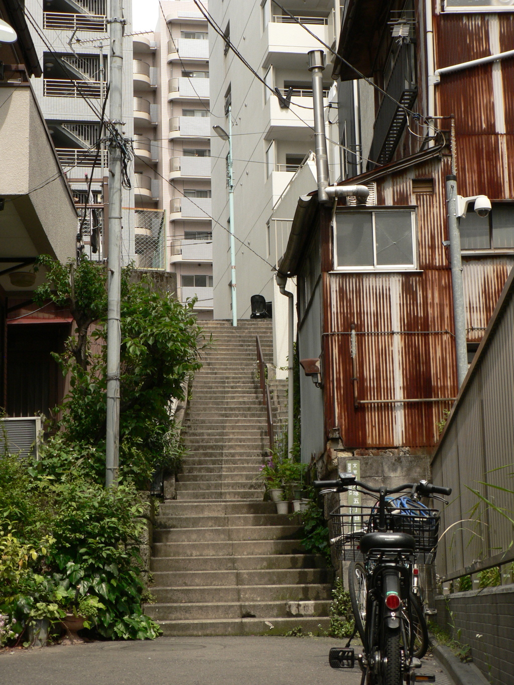 街中の階段#4