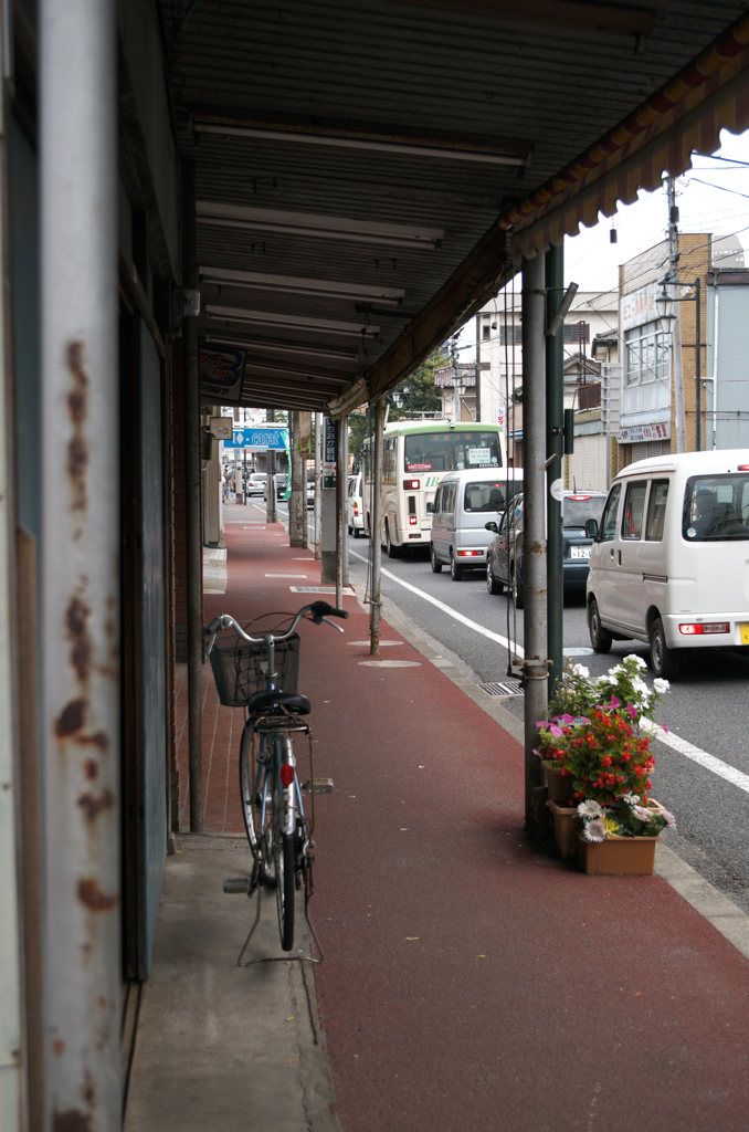 街道沿いのアーケード
