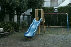 お盆やすみのすべり台