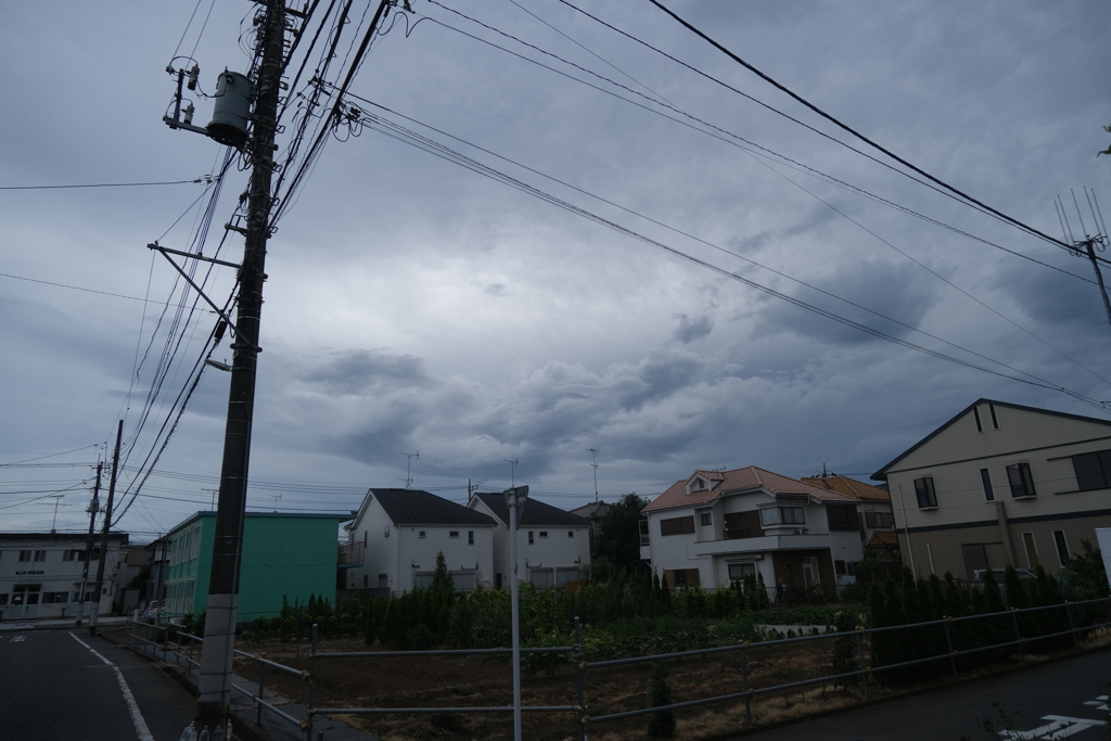 台風前日の空