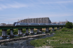 E353系と多摩川