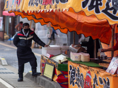 露店の男性