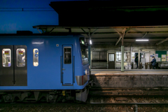 夜の新八日市駅