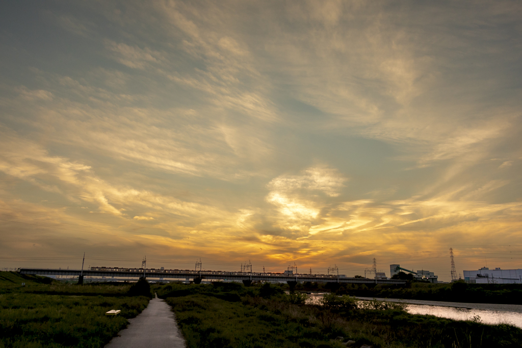 夕刻の河川敷