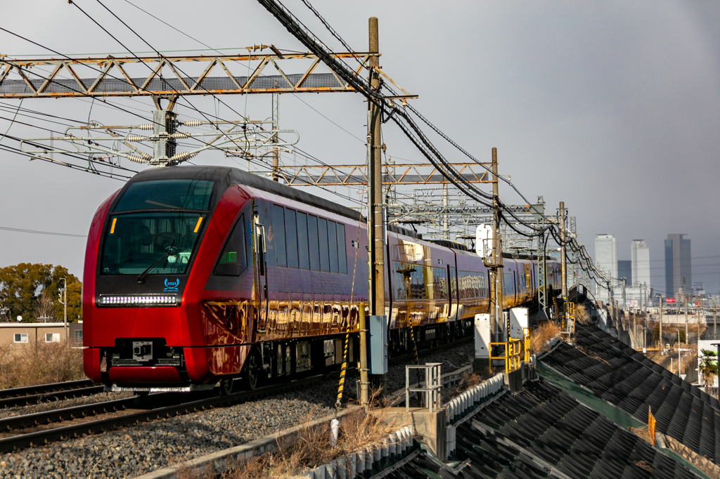 名古屋高層ビル群の見える鉄道風景②　-近鉄ひのとり-