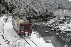 雪化粧の長良川