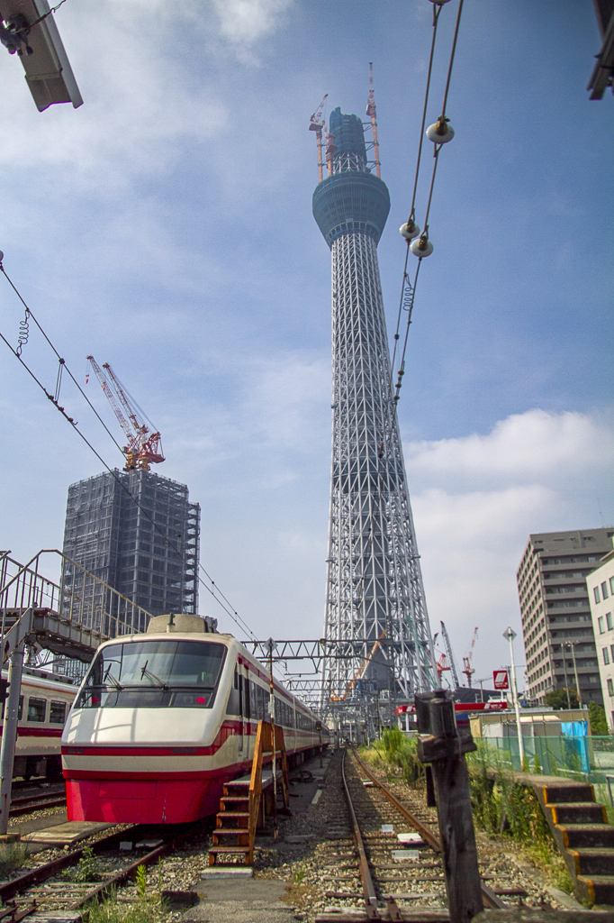 完成前の東京スカイツリーとりょうもう？