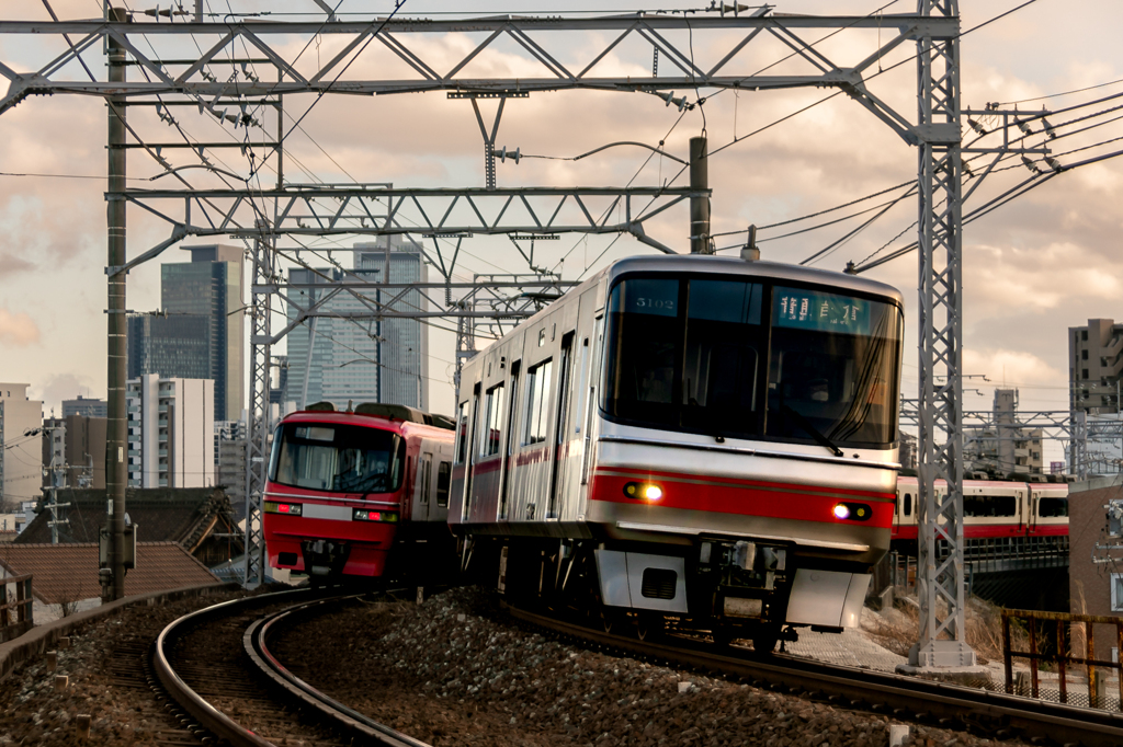 名古屋高層ビル群の見える鉄道風景③　-名鉄-