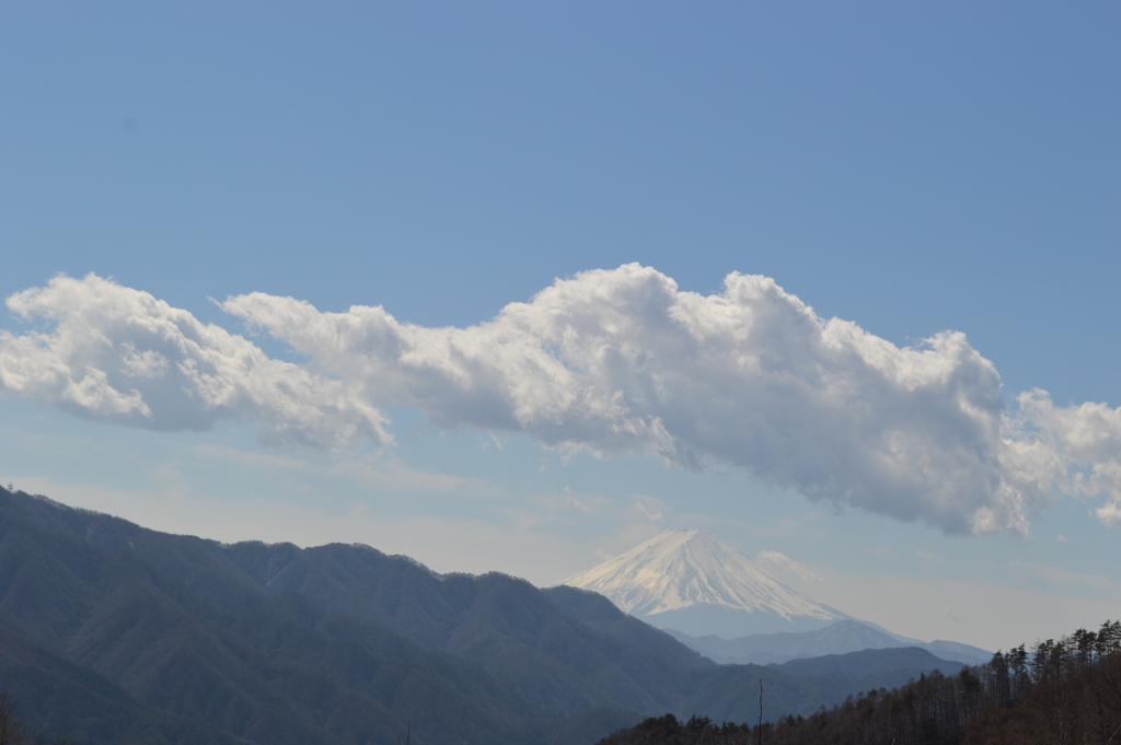 柳沢峠 茶屋 甲州市塩山上萩原 裂石 山梨県