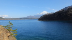 本栖湖 富士河口湖町 富士五湖 山梨県