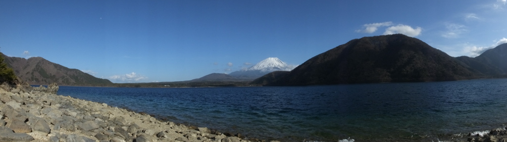 本栖湖 富士河口湖町 富士五湖 山梨県