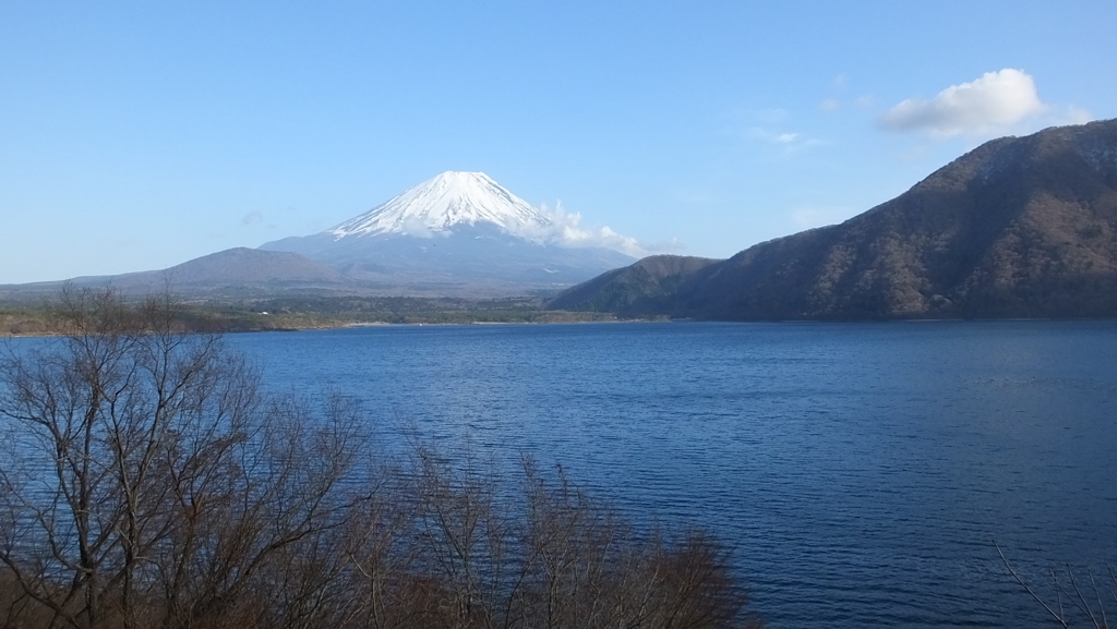 本栖湖 富士河口湖町 富士五湖 山梨県