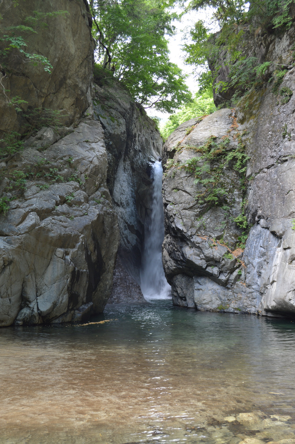 山梨県　山梨市　清水渓谷と名瀑一之釜