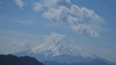 柳沢峠 茶屋 甲州市塩山上萩原 裂石 山梨県