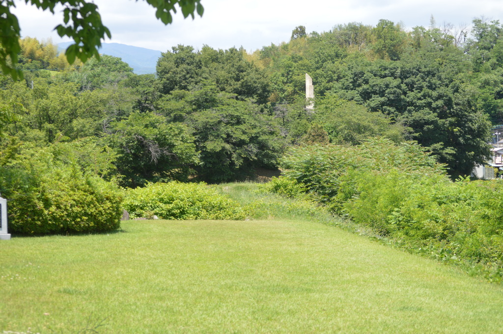 山梨県　山梨市　碑　万力公園　万葉の森