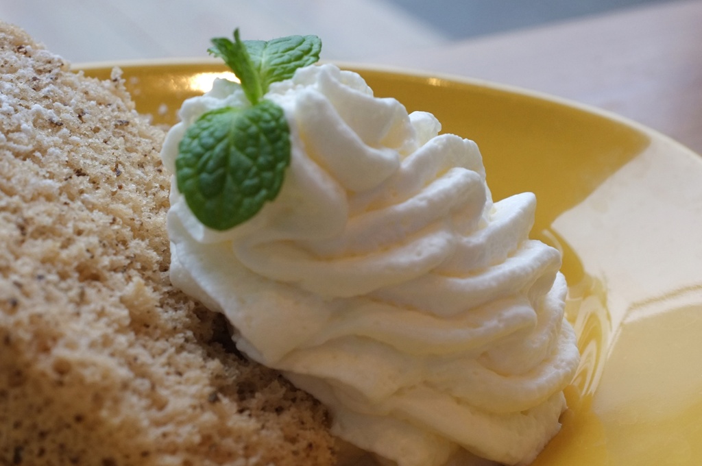 生クリームを添えて。