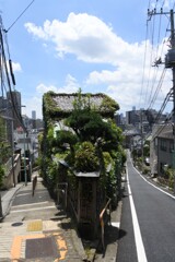 富士見坂と日無坂の間に建つ、角地の建物が好き。