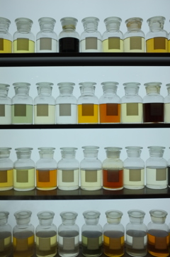Glass bottles。