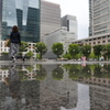 雨上がりの東京駅前広場。