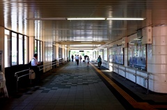 JR津田沼駅南口に至る通路。