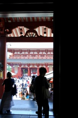 浅草寺宝蔵門。