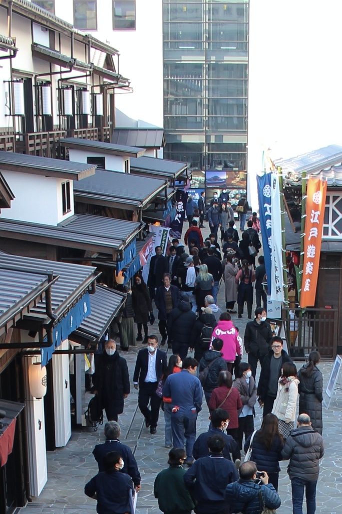 江戸前の賑わい。