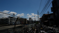 夏、青空が眩しくて