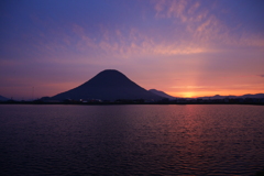 飯野山　夜明け