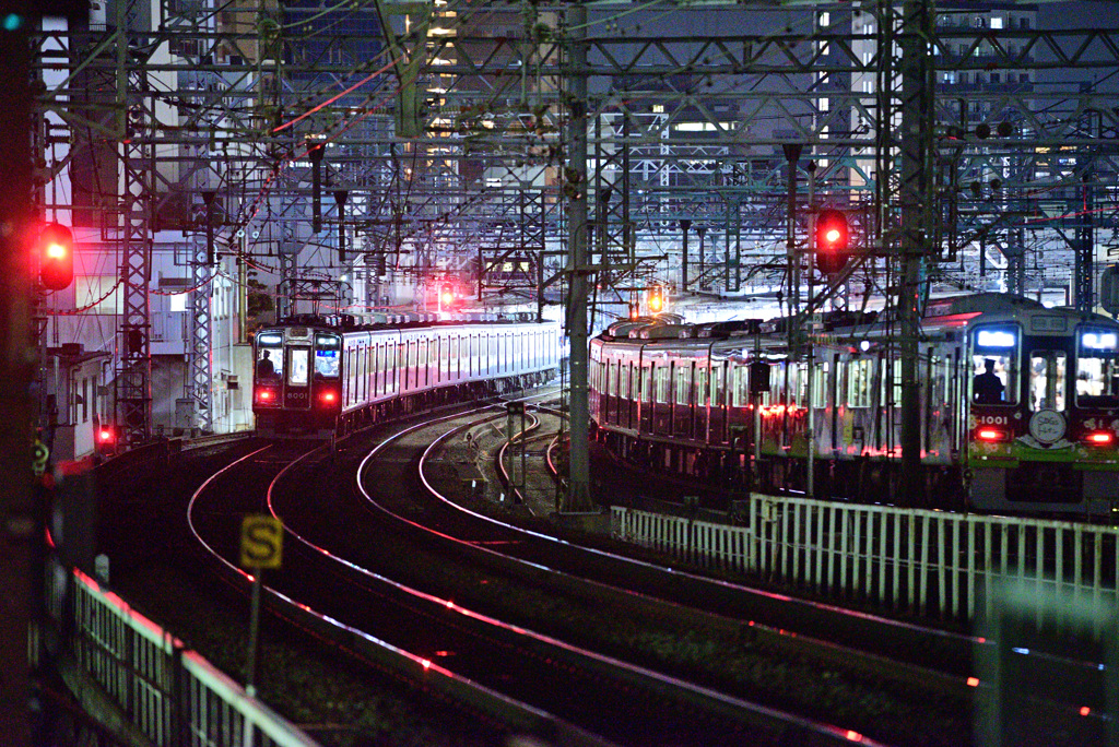 疲れた方を乗せて走る帰宅列車