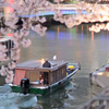 風吹かず　喉かな川の　花見船　