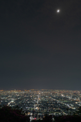 月と夜景