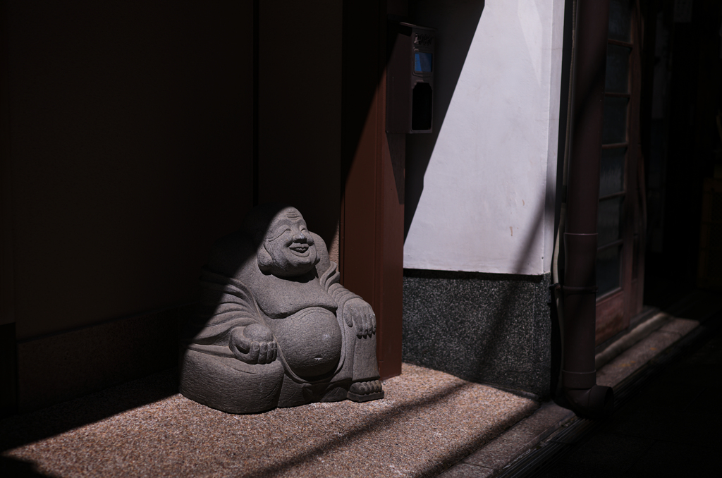 店先の布袋さん