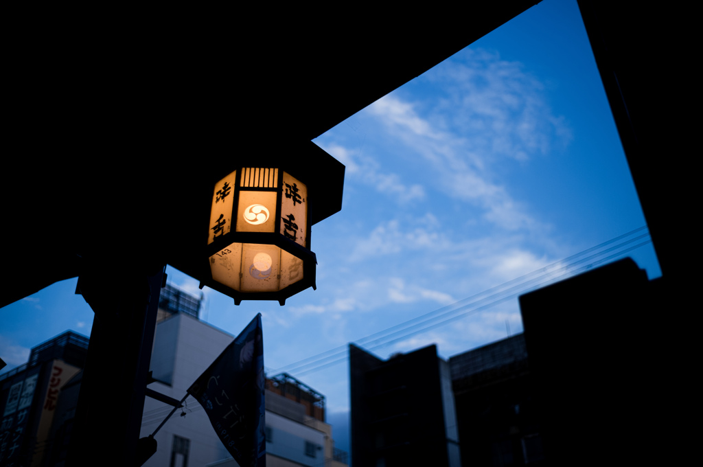 青空と行灯