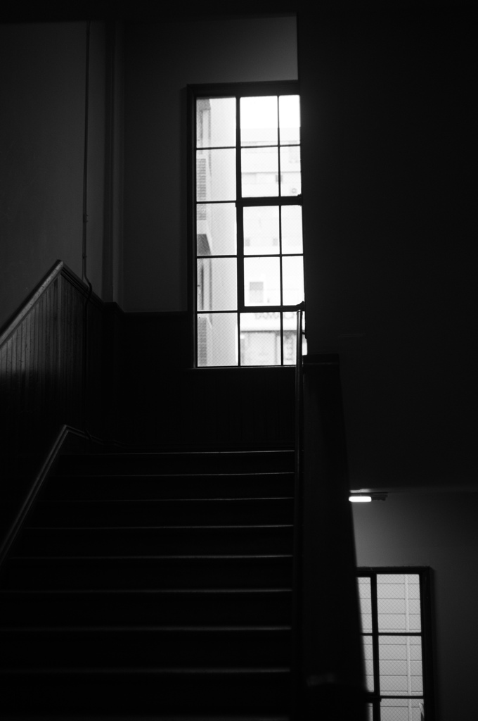 階段と窓