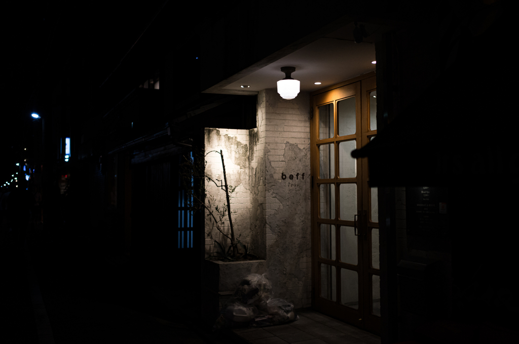 灯る陰